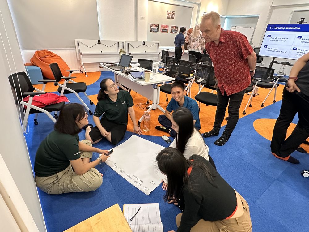 Andreas Dorn guiding a corporate breakout exercise